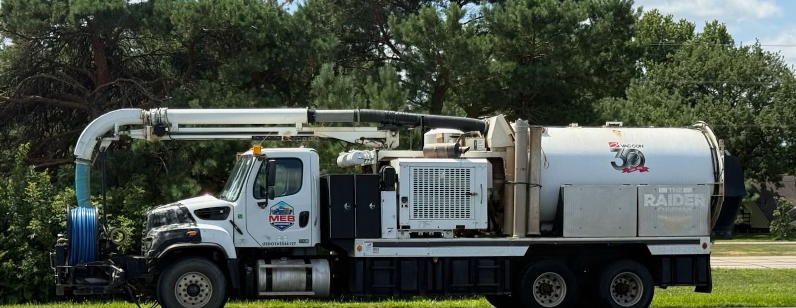 MEB Enterprises hydro vac truck, a Vac-Con combination unit
